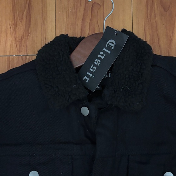 Classic Men's Black Shirt Jacket - Picture 2 of 3